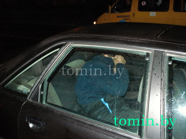 За рулем "пьяной" иномарки был майор брестской ГАИ? (фото) За рулем "пьяной" иномарки был майор брестской ГАИ? (фото)