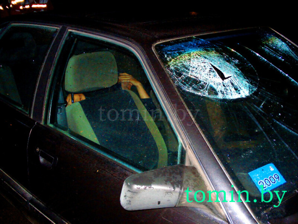 «Ауди», устроившая переполох на улице Колесника в Бресте, принадлежит майору ГАИ (фото) «Ауди», устроившая переполох на улице Колесника в Бресте, принадлежит майору ГАИ (фото)