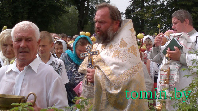 Спасо-Преображенская церковь в деревне Теребунь Брестского района. Яблочный Спас. Фото Тамары ТИБОРОВСКОЙ Спасо-Преображенская церковь в деревне Теребунь Брестского района. Яблочный Спас. Фото Тамары ТИБОРОВСКОЙ
