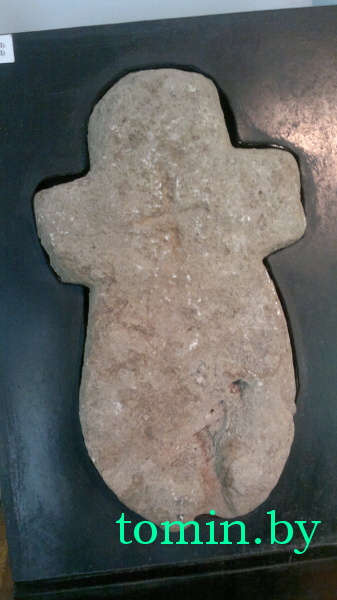 Музей Белорусского Полесья. Каменный крест. Фото Тамары ТИБОРОВСКОЙ Музей Белорусского Полесья. Каменный крест. Фото Тамары ТИБОРОВСКОЙ