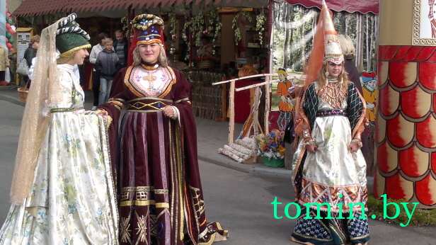 Брестчина: "Дожинки-2012" в Каменце. Фото Тамары ТИБОРОВСКОЙ Брестчина: "Дожинки-2012" в Каменце. Фото Тамары ТИБОРОВСКОЙ