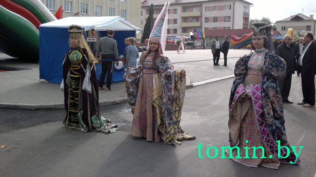 Брестчина: "Дожинки-2012" в Каменце. Фото Тамары ТИБОРОВСКОЙ Брестчина: "Дожинки-2012" в Каменце. Фото Тамары ТИБОРОВСКОЙ