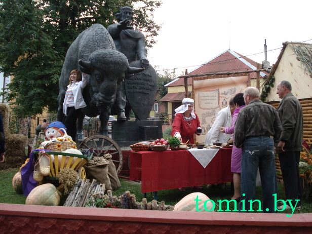 Брестчина: "Дожинки-2012" в Каменце. Фото Тамары ТИБОРОВСКОЙ Брестчина: "Дожинки-2012" в Каменце. Фото Тамары ТИБОРОВСКОЙ