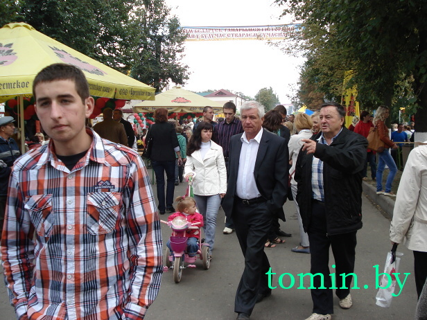 Брестчина: "Дожинки-2012" в Каменце. Фото Тамары ТИБОРОВСКОЙ Брестчина: "Дожинки-2012" в Каменце. Фото Тамары ТИБОРОВСКОЙ