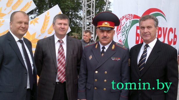 Брестчина: "Дожинки-2012" в Каменце. Фото Тамары ТИБОРОВСКОЙ Брестчина: "Дожинки-2012" в Каменце. Фото Тамары ТИБОРОВСКОЙ