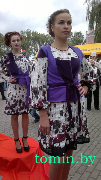 Брестчина: "Дожинки-2012" в Каменце. Фото Тамары ТИБОРОВСКОЙ Брестчина: "Дожинки-2012" в Каменце. Фото Тамары ТИБОРОВСКОЙ