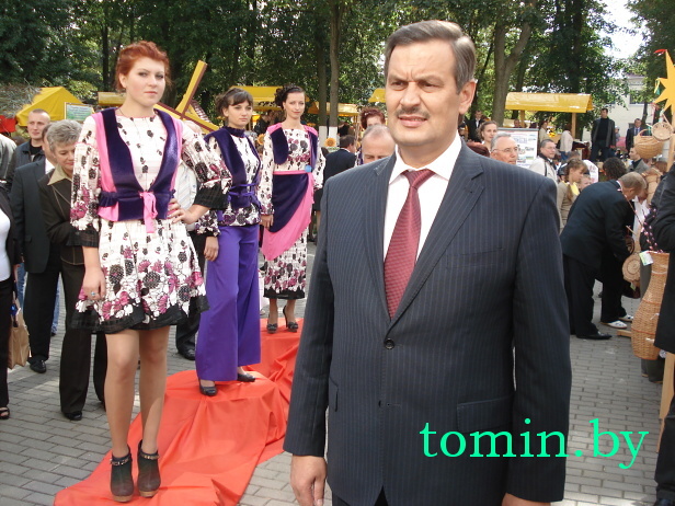 Брестчина: "Дожинки-2012" в Каменце. Анатолий Калинин. Фото Тамары ТИБОРОВСКОЙ Брестчина: "Дожинки-2012" в Каменце. Анатолий Калинин. Фото Тамары ТИБОРОВСКОЙ