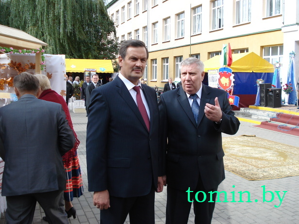 Брестчина: "Дожинки-2012" в Каменце. Анатолий Калинин (слева). Фото Тамары ТИБОРОВСКОЙ Брестчина: "Дожинки-2012" в Каменце. Анатолий Калинин (слева). Фото Тамары ТИБОРОВСКОЙ