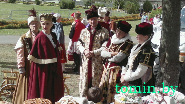 Брестчина: "Дожинки-2012" в Каменце. Фото Тамары ТИБОРОВСКОЙ Брестчина: "Дожинки-2012" в Каменце. Фото Тамары ТИБОРОВСКОЙ