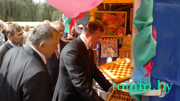 Брестчина: "Дожинки-2012" в Каменце. Фото Тамары ТИБОРОВСКОЙ Брестчина: "Дожинки-2012" в Каменце. Фото Тамары ТИБОРОВСКОЙ