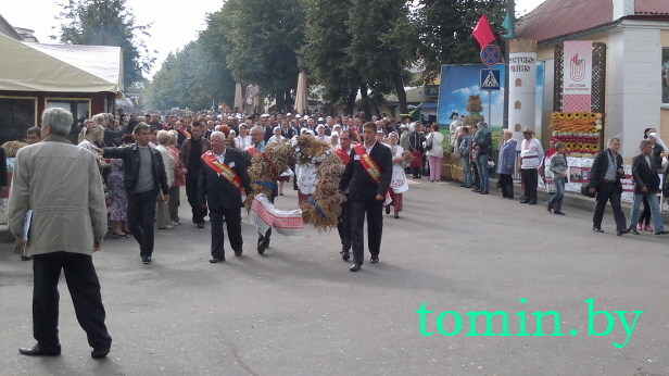 Брестчина: "Дожинки-2012" в Каменце. Фото Тамары ТИБОРОВСКОЙ Брестчина: "Дожинки-2012" в Каменце. Фото Тамары ТИБОРОВСКОЙ