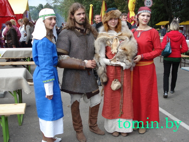 Брестчина: "Дожинки-2012" в Каменце. Фото Тамары ТИБОРОВСКОЙ Брестчина: "Дожинки-2012" в Каменце. Фото Тамары ТИБОРОВСКОЙ