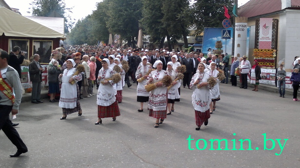 Брестчина: "Дожинки-2012" в Каменце. Фото Тамары ТИБОРОВСКОЙ Брестчина: "Дожинки-2012" в Каменце. Фото Тамары ТИБОРОВСКОЙ