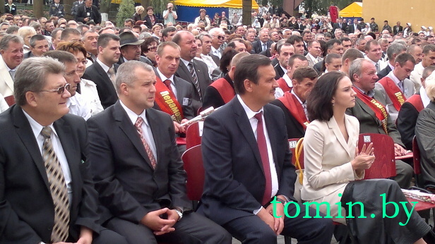 Брестчина: "Дожинки-2012" в Каменце. Фото Тамары ТИБОРОВСКОЙ Брестчина: "Дожинки-2012" в Каменце. Фото Тамары ТИБОРОВСКОЙ