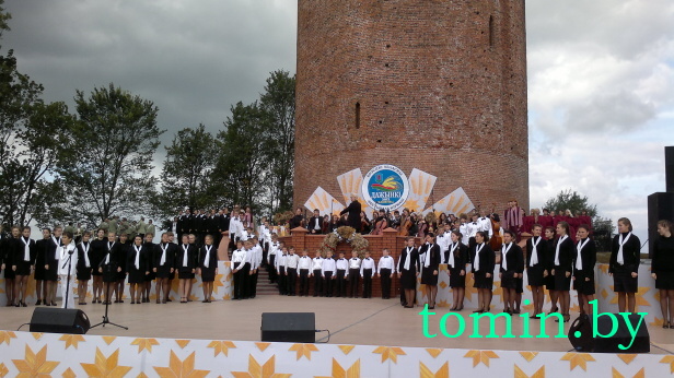 Брестчина: "Дожинки-2012" в Каменце. Фото Тамары ТИБОРОВСКОЙ Брестчина: "Дожинки-2012" в Каменце. Фото Тамары ТИБОРОВСКОЙ