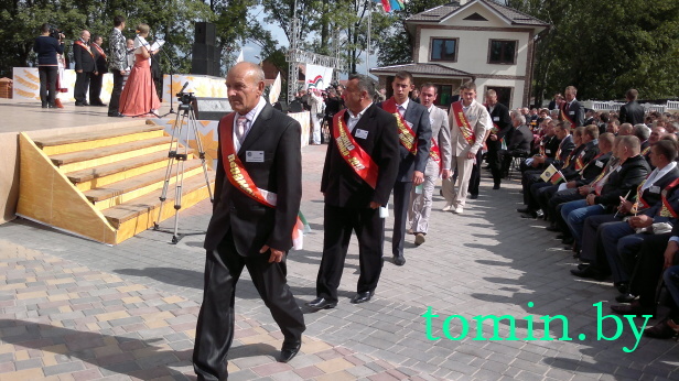 Брестчина: "Дожинки-2012" в Каменце. Фото Тамары ТИБОРОВСКОЙ Брестчина: "Дожинки-2012" в Каменце. Фото Тамары ТИБОРОВСКОЙ