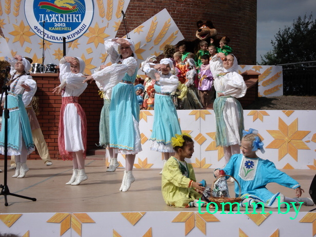 Брестчина: "Дожинки-2012" в Каменце. Фото Тамары ТИБОРОВСКОЙ Брестчина: "Дожинки-2012" в Каменце. Фото Тамары ТИБОРОВСКОЙ