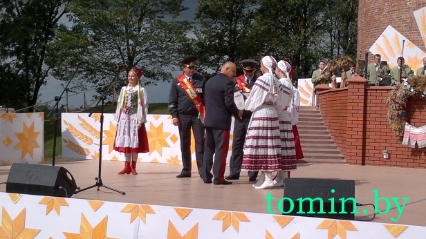 Брестчина: "Дожинки-2012" в Каменце. Фото Тамары ТИБОРОВСКОЙ Брестчина: "Дожинки-2012" в Каменце. Фото Тамары ТИБОРОВСКОЙ