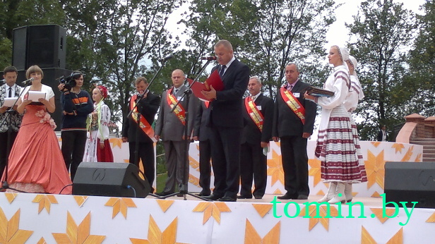 Брестчина: "Дожинки-2012" в Каменце. Фото Тамары ТИБОРОВСКОЙ Брестчина: "Дожинки-2012" в Каменце. Фото Тамары ТИБОРОВСКОЙ