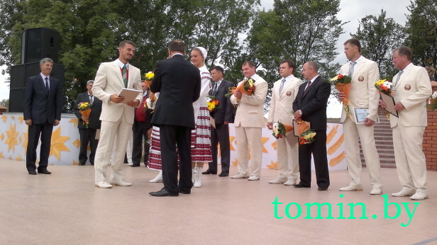 Брестчина: "Дожинки-2012" в Каменце. Фото Тамары ТИБОРОВСКОЙ Брестчина: "Дожинки-2012" в Каменце. Фото Тамары ТИБОРОВСКОЙ