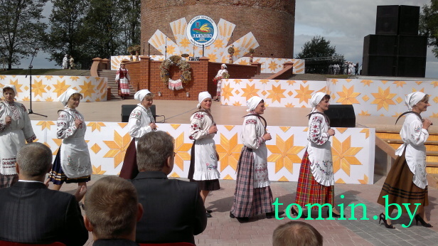 Брестчина: "Дожинки-2012" в Каменце. Фото Тамары ТИБОРОВСКОЙ Брестчина: "Дожинки-2012" в Каменце. Фото Тамары ТИБОРОВСКОЙ