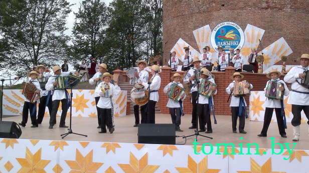 Брестчина: "Дожинки-2012" в Каменце. Фото Тамары ТИБОРОВСКОЙ Брестчина: "Дожинки-2012" в Каменце. Фото Тамары ТИБОРОВСКОЙ