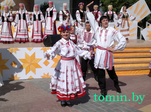 Брестчина: "Дожинки-2012" в Каменце. Фото Тамары ТИБОРОВСКОЙ Брестчина: "Дожинки-2012" в Каменце. Фото Тамары ТИБОРОВСКОЙ