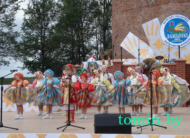 Брестчина: "Дожинки-2012" в Каменце. Фото Тамары ТИБОРОВСКОЙ Брестчина: "Дожинки-2012" в Каменце. Фото Тамары ТИБОРОВСКОЙ