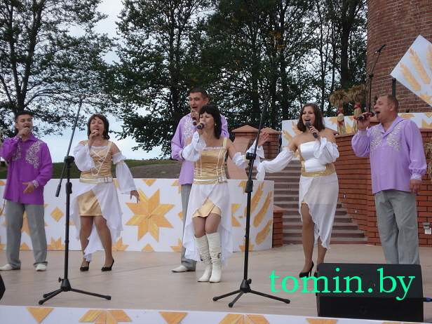 Брестчина: "Дожинки-2012" в Каменце. Фото Тамары ТИБОРОВСКОЙ Брестчина: "Дожинки-2012" в Каменце. Фото Тамары ТИБОРОВСКОЙ