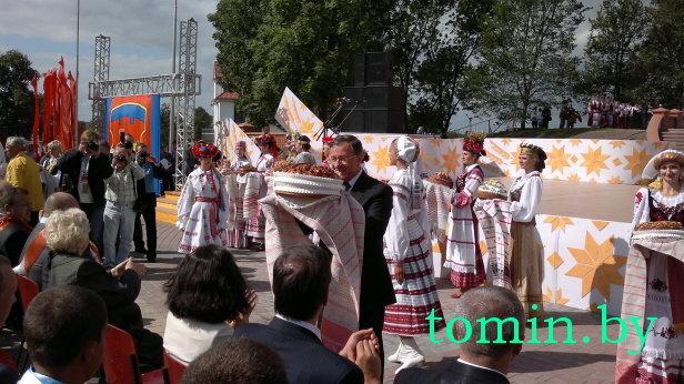 Брестчина: "Дожинки-2012" в Каменце. Фото Тамары ТИБОРОВСКОЙ Брестчина: "Дожинки-2012" в Каменце. Фото Тамары ТИБОРОВСКОЙ