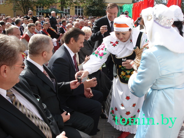 Брестчина: "Дожинки-2012" в Каменце. Фото Тамары ТИБОРОВСКОЙ Брестчина: "Дожинки-2012" в Каменце. Фото Тамары ТИБОРОВСКОЙ