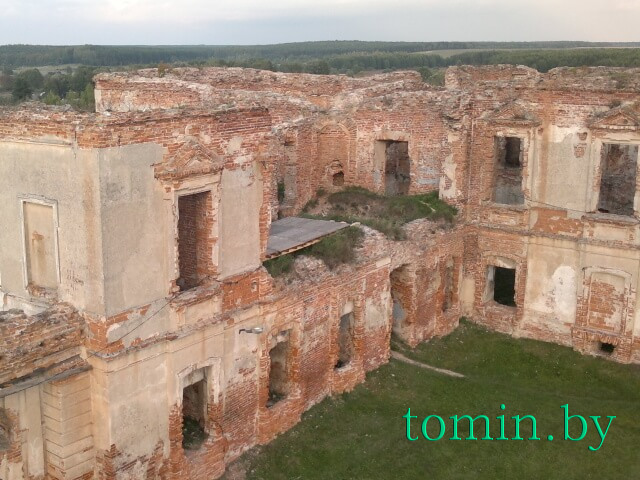 Дворец Сапегов в Ружанах. Фото Тамары ТИБОРОВСКОЙ Дворец Сапегов в Ружанах. Фото Тамары ТИБОРОВСКОЙ