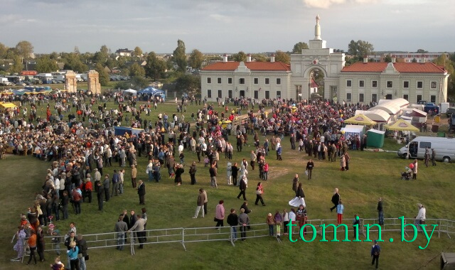 Дворец Сапегов в Ружанах. Фото Тамары ТИБОРОВСКОЙ Дворец Сапегов в Ружанах. Фото Тамары ТИБОРОВСКОЙ