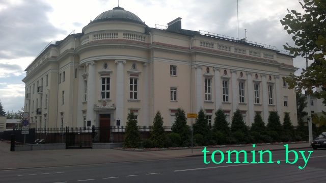 Коварный грибок-пожиратель долларов "добрался" до Бреста Коварный грибок-пожиратель долларов "добрался" до Бреста