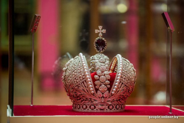 В Минск привезли корону Российской империи - фото