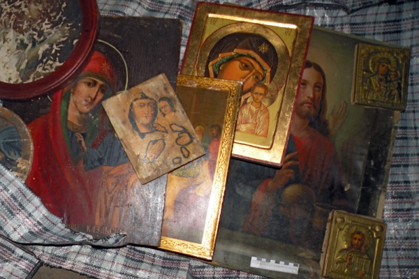В Пинском районе найдена чудотворная икона Спасителя, украденная в 2012 году - фото