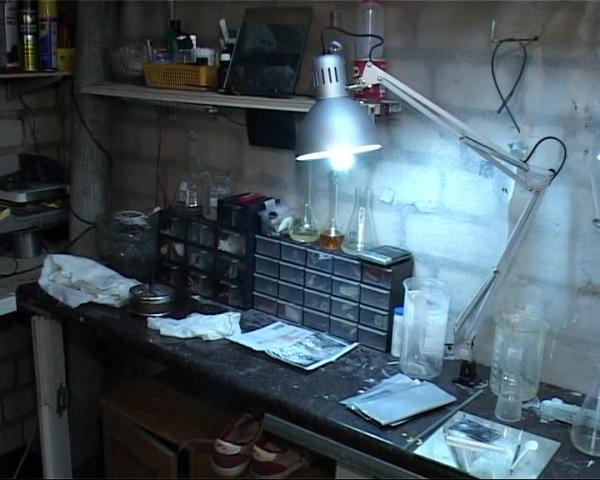 Химик-самоучка из Борисова создал в гараже лабораторию по производству амфетамина - фото