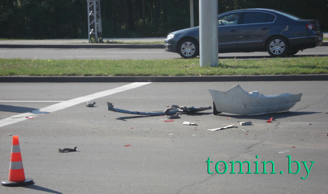 В Бресте 12 мая «Фиат» врезался в стоящий у пешеходного перехода «Шевроле»: трое пострадавших – фото  