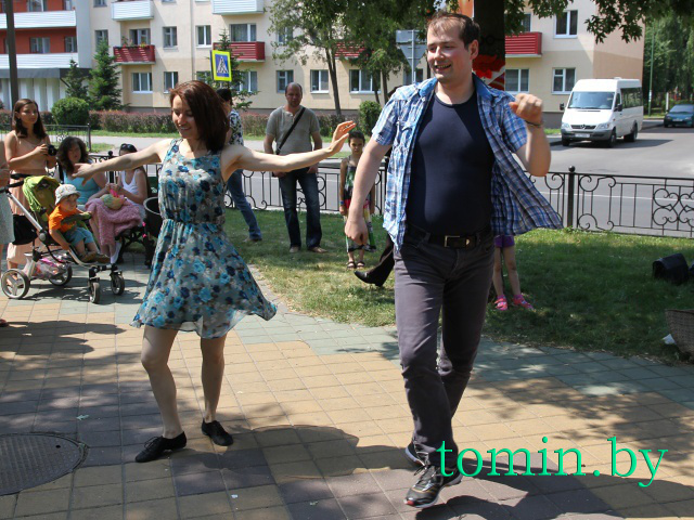 В Бресте впервые отметили Всемирный день вязания на публике - фото В Бресте впервые отметили Всемирный день вязания на публике - фото