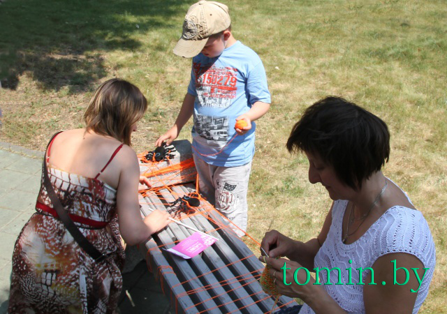 В Бресте впервые отметили Всемирный день вязания на публике - фото В Бресте впервые отметили Всемирный день вязания на публике - фото