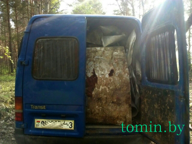 В Добрушском районе гомельские пограничники задержали два автомобиля с ломом цветного металла - фото