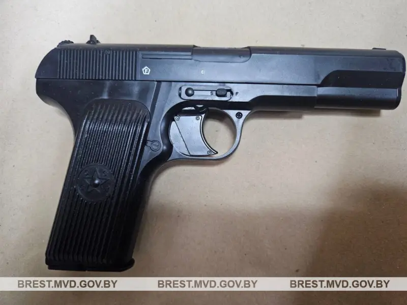 В Кобрине 19-летний парень стрелял в детей из пневматического пистолета