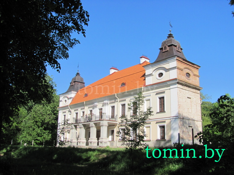 Историко-мемориальный музей «Усадьба Немцевичей» в Скоках Брестского района. 19 мая 2012 года. Фото Тамары ТИБОРОВСКОЙ Историко-мемориальный музей «Усадьба Немцевичей» в Скоках Брестского района. 19 мая 2012 года. Фото Тамары ТИБОРОВСКОЙ