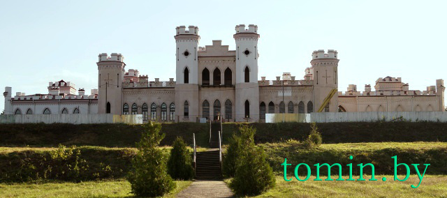 Дворец Пусловских в Коссово. Сентябрь 2014 года. Фото Тамары ТИБОРОВСКОЙ Дворец Пусловских в Коссово. Сентябрь 2014 года. Фото Тамары ТИБОРОВСКОЙ